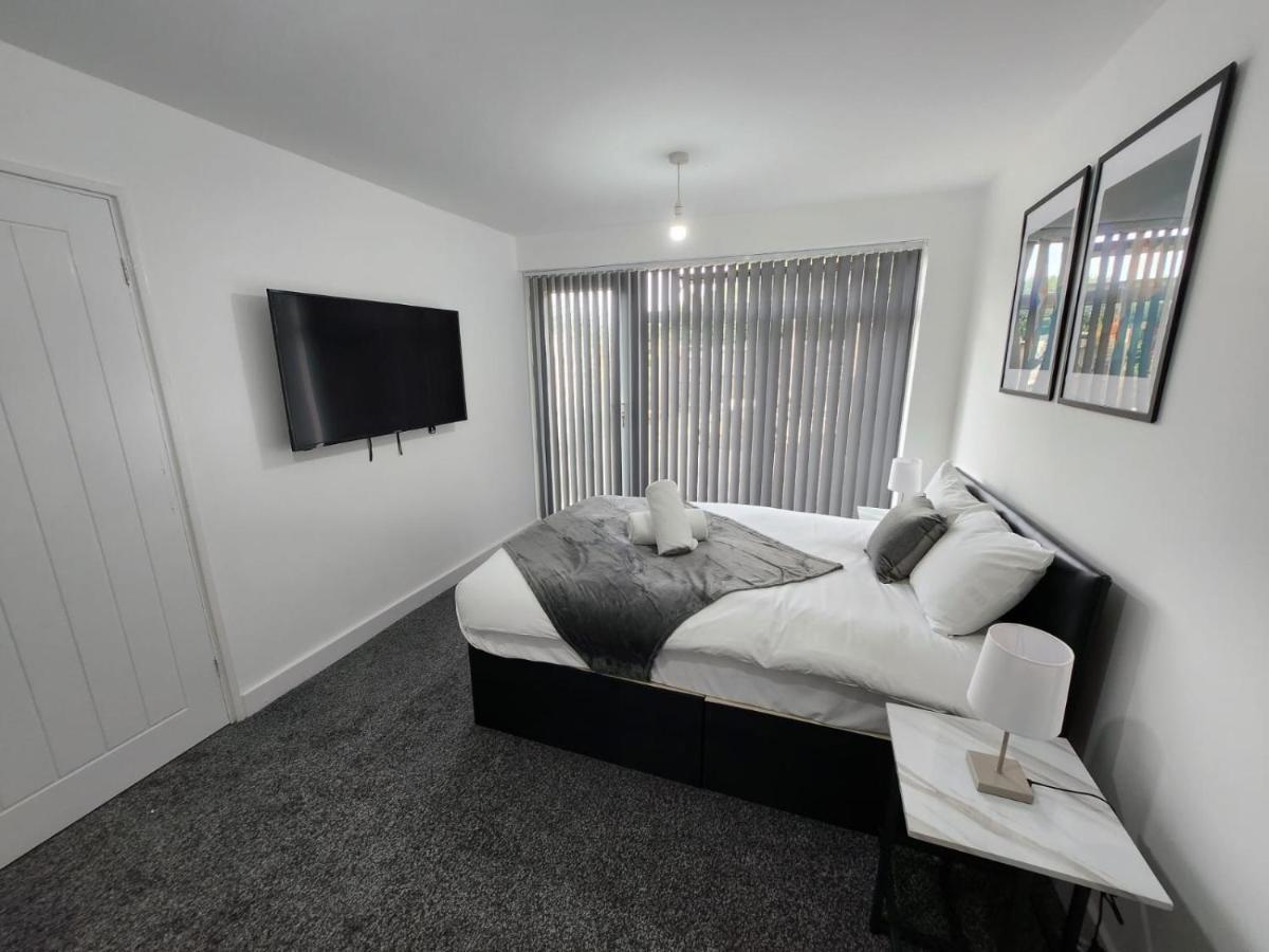 4 Bedroom 2 Bathroom Shared House - Near Bhx And Nec Birmingam Exterior foto