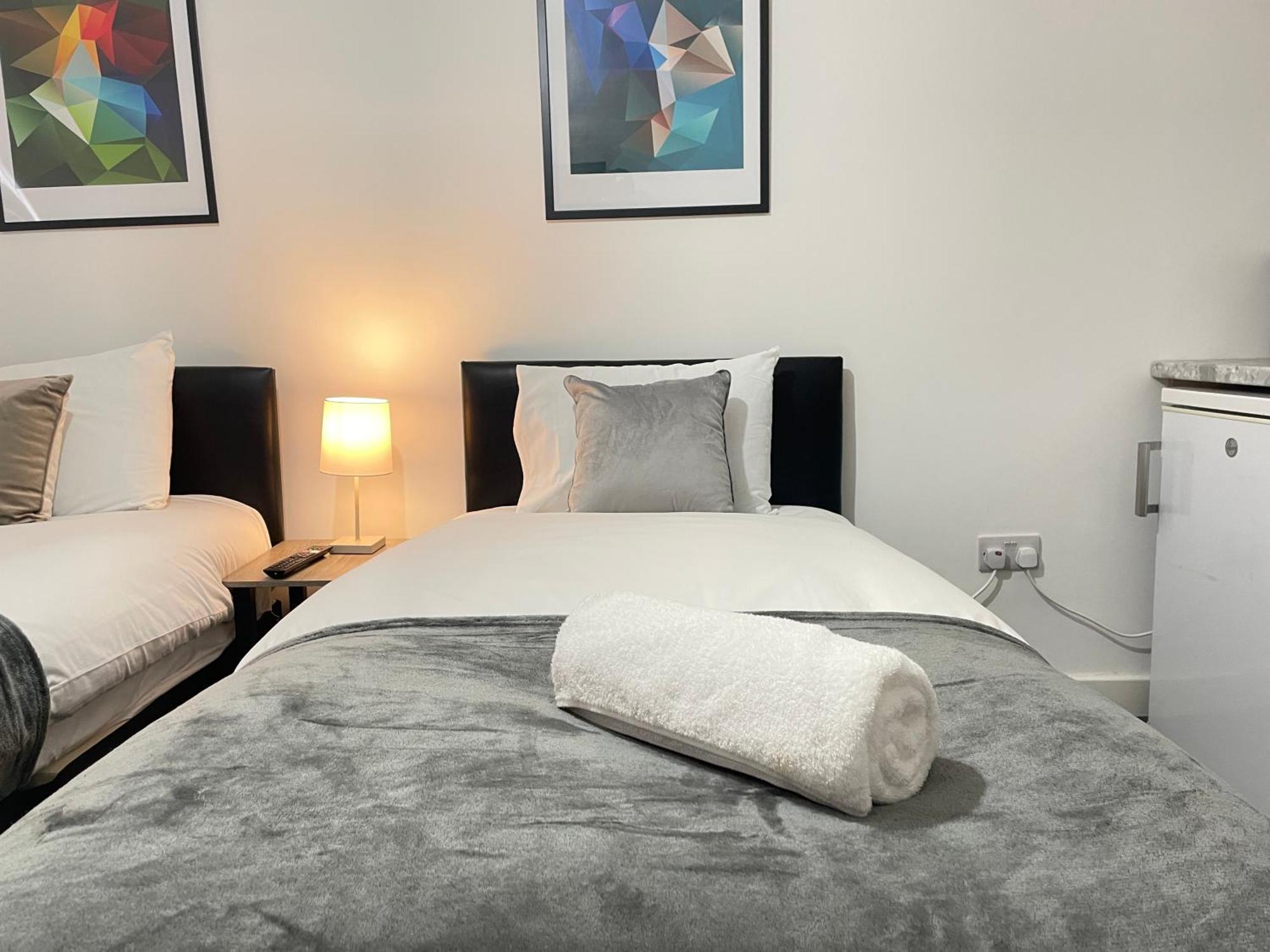 4 Bedroom 2 Bathroom Shared House - Near Bhx And Nec Birmingam Exterior foto