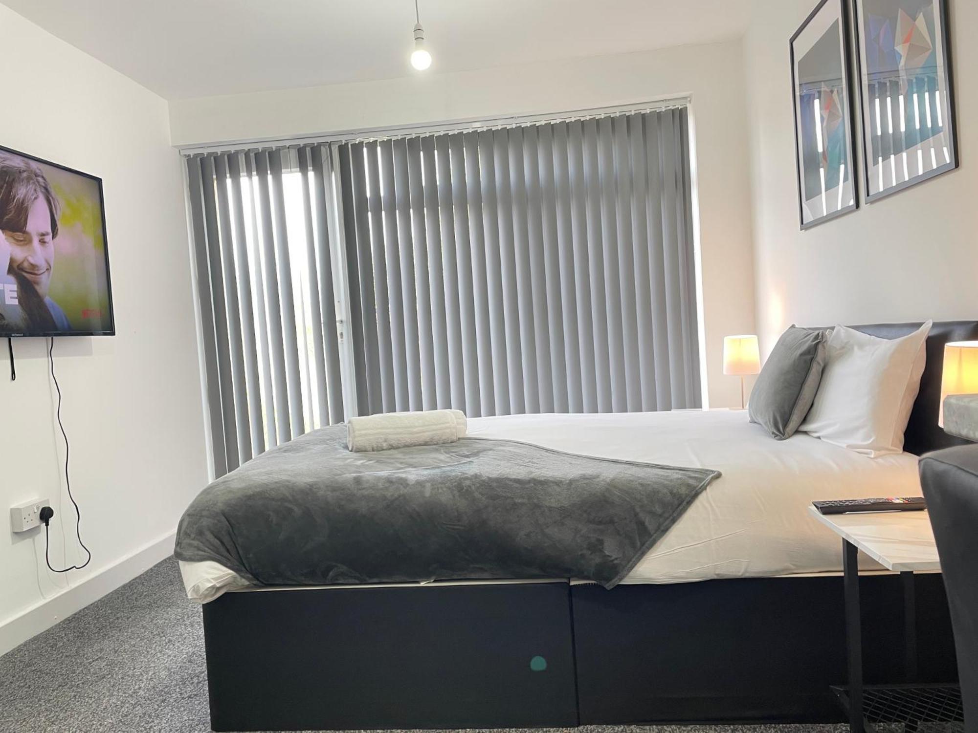 4 Bedroom 2 Bathroom Shared House - Near Bhx And Nec Birmingam Exterior foto